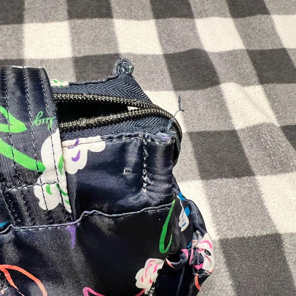 Lug Navy Floral Tote Bag - Picture 5 of 6